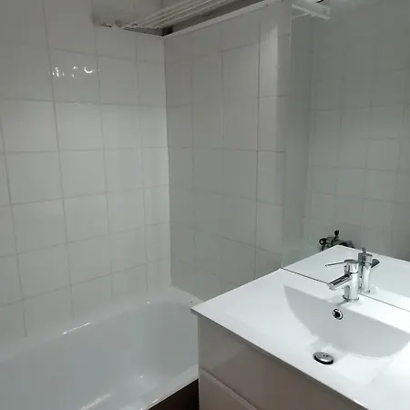 Apartment Fonctionnel Pres Des Pistes Et Commerces, 2 Pieces, 5 Pers, Balcon - Fr-1-181-2723